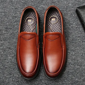 men summer Casual de trainers zapatos casuales Mens Light Sneakers on black Breathable leather sport fashion spring Shoes Tops
men summer Casual de trainers zapatos casuales Mens Light Sneakers on black Breathable leather sport fashion spring Shoes Tops