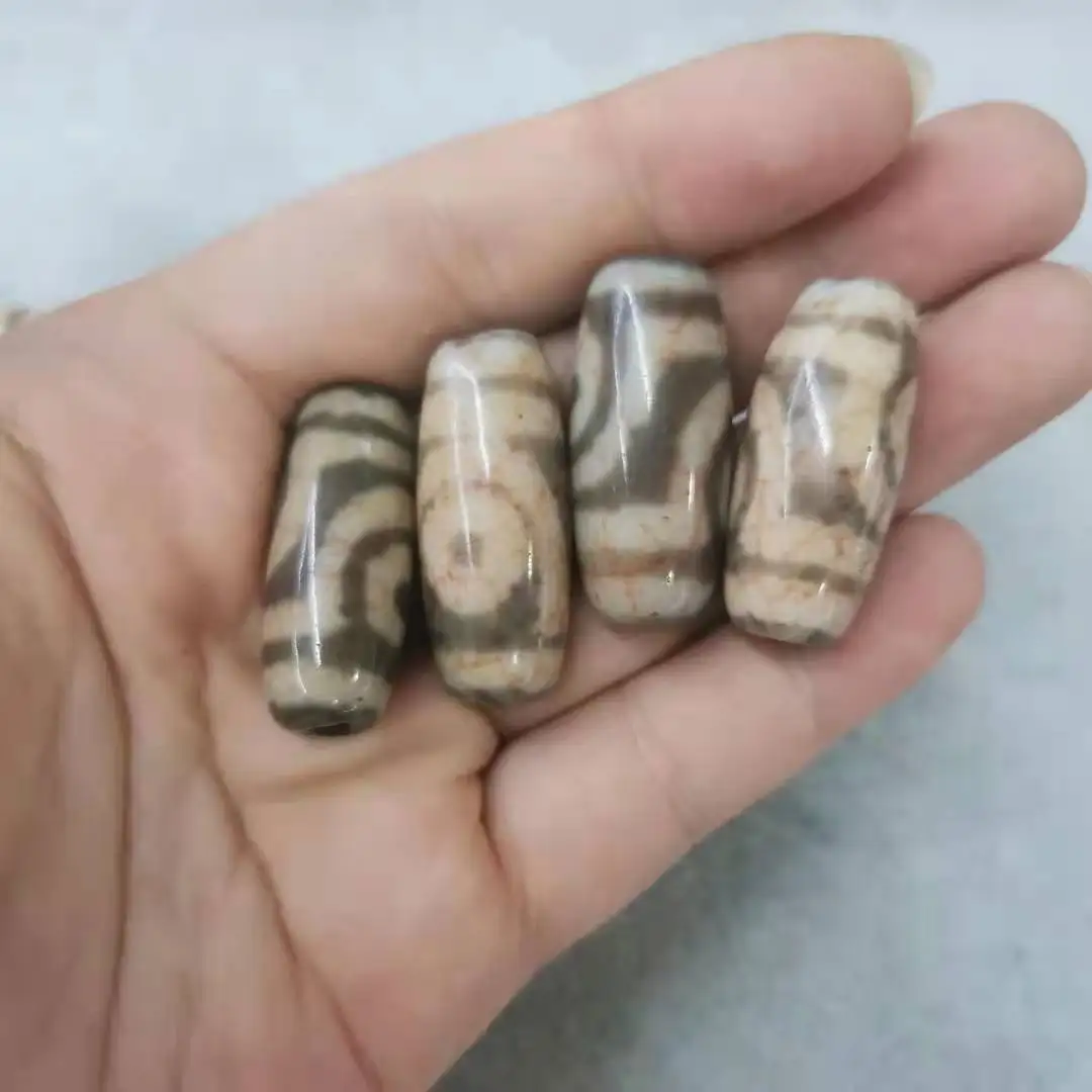 1pcs/lot natural bloody two-eyed agate dzi Rare precious accessories gem jewelry wholesale diy necklaces bracelets collection
1pcs/lot natural bloody two-eyed agate dzi Rare precious accessories gem jewelry wholesale diy necklaces bracelets collection