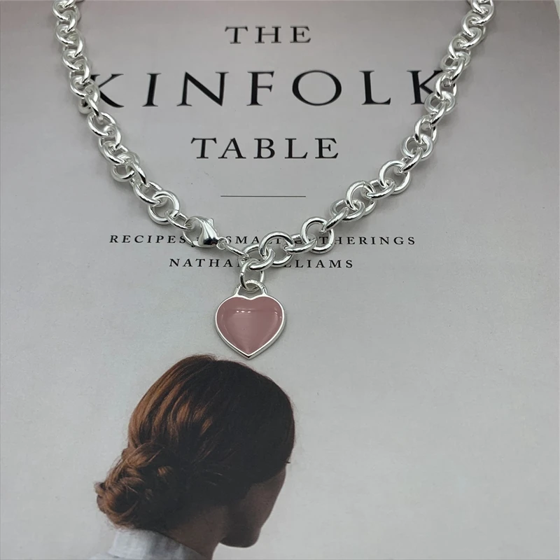 SHINETUNG S925 sterling silver pink enamel heart pendant dog chain necklace, 1: 1 high-end women's jewelry with logo.
SHINETUNG S925 sterling silver pink enamel heart pendant dog chain necklace, 1: 1 high-end women's jewelry with logo.