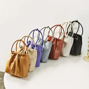 2020 Mini Cloud Bag Soft Leather One Shoulder Messenger Pleated Handbag Purses and Handbags Luxury Designer Luxury
2020 Mini Cloud Bag Soft Leather One Shoulder Messenger Pleated Handbag Purses and Handbags Luxury Designer Luxury