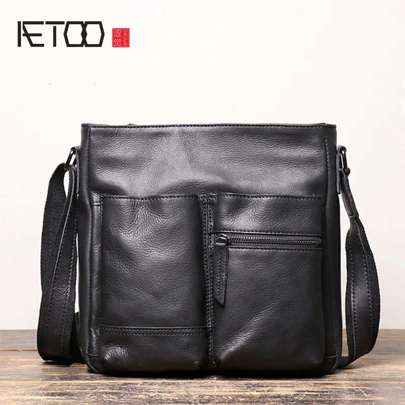 

AETOO Men's leather fashion one-shoulder bag, head-layer cowhide stiletto bag, soft leather men's bag.