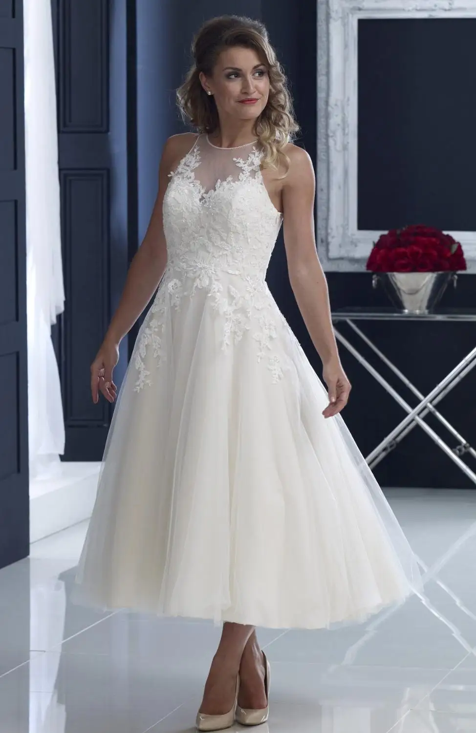 Vintage Tea Length Short Wedding Dresses Sleeves Beaded Lace Appliques Tulle Calf Length 50s A-line Short Bridal Gowns Custom
Vintage Tea Length Short Wedding Dresses Sleeves Beaded Lace Appliques Tulle Calf Length 50s A-line Short Bridal Gowns Custom