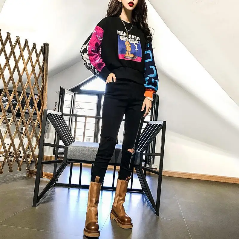 Color knitted sleeve long sleeve short style sweater
Color knitted sleeve long sleeve short style sweater