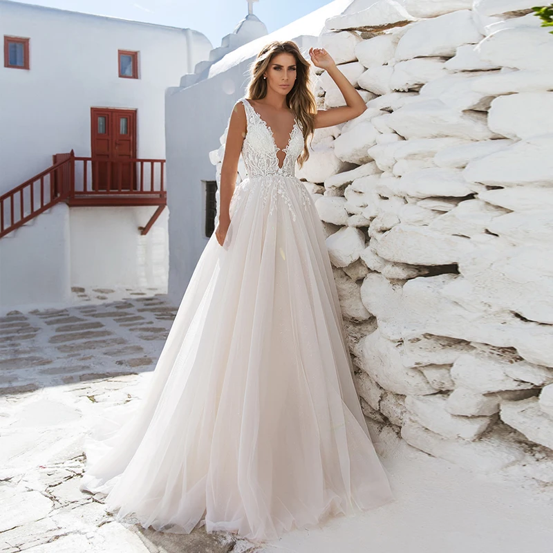 New Elegant Tulle Wedding Dress Princess Bridal Dress Deep V Neck Arabic Abiti Da Sposa Robe De Mariee Wedding Gown
New Elegant Tulle Wedding Dress Princess Bridal Dress Deep V Neck Arabic Abiti Da Sposa Robe De Mariee Wedding Gown