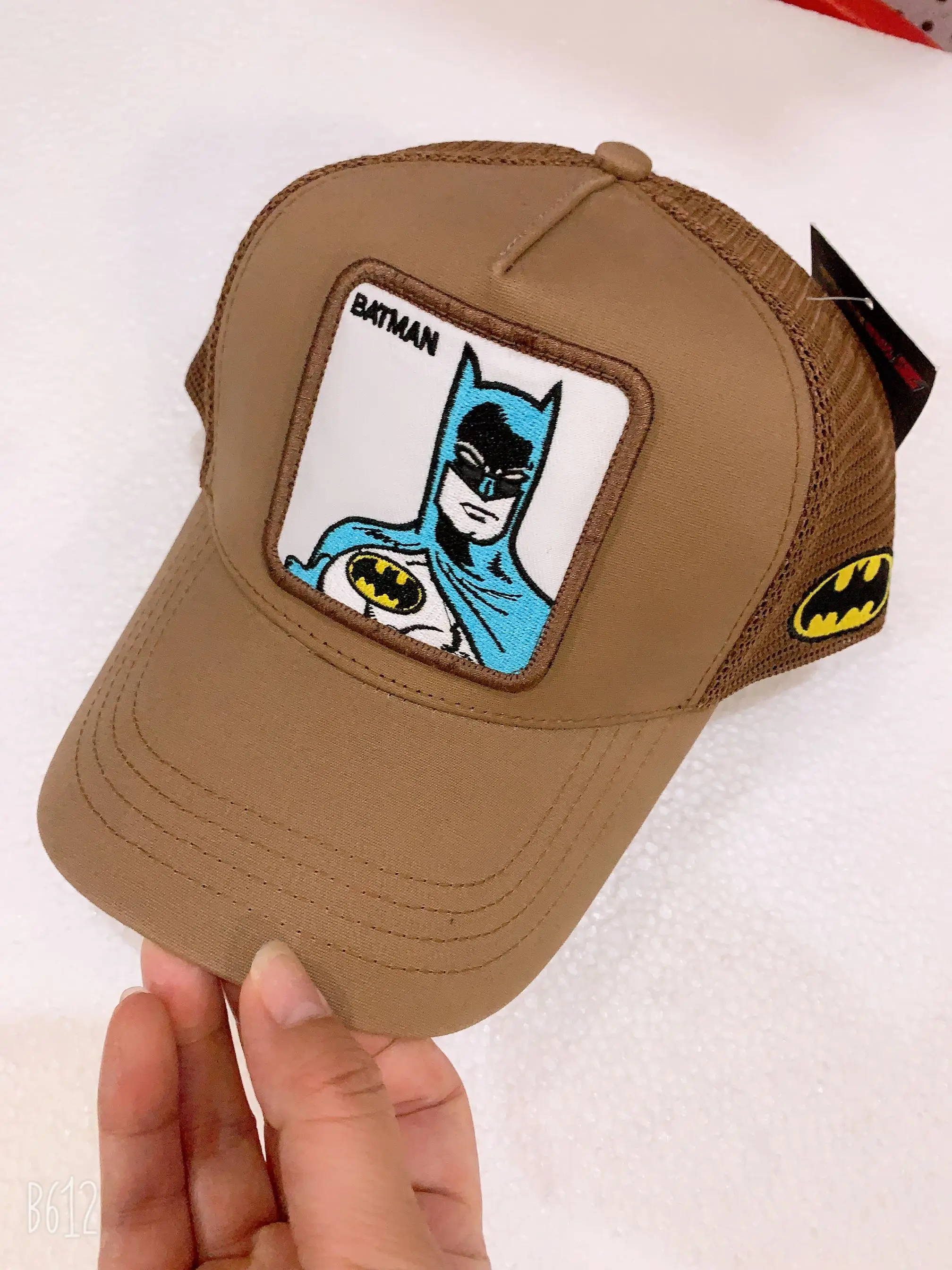 new Summer trucker cap mesh snapback hip hop hats for men embroidery baseball caps BATMAN Khaki
new Summer trucker cap mesh snapback hip hop hats for men embroidery baseball caps BATMAN Khaki