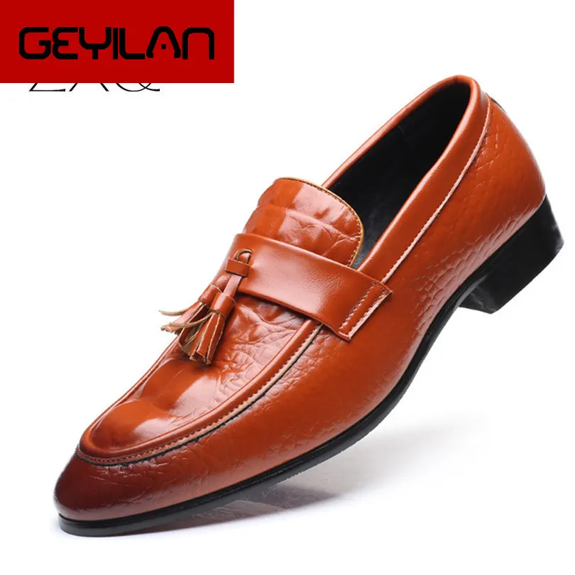 2019 Oxford Soft Leather Men Shoes Pointed Toe Crocodile Pattern Slip-on Shoes Tassel Spring Autumn Men Shoes Driving Shoes
2019 Oxford Soft Leather Men Shoes Pointed Toe Crocodile Pattern Slip-on Shoes Tassel Spring Autumn Men Shoes Driving Shoes