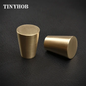 Simple Solid Brass Knob European Style Kitchen Cabinet/Bookcase Handle Drawer Pull Dresser Knobs Golden Furniture Hardware
Simple Solid Brass Knob European Style Kitchen Cabinet/Bookcase Handle Drawer Pull Dresser Knobs Golden Furniture Hardware