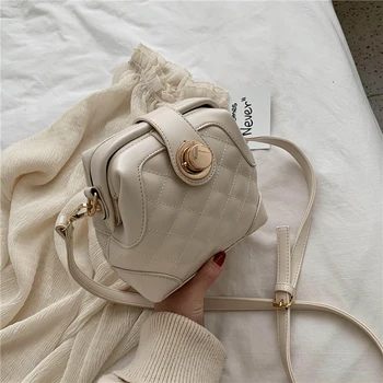 2020 Mini Shoulder Messenger Bag Female Simple Summer Travel Handbags Belt Buckle Design PU Leather Crossbody Bags for Women
2020 Mini Shoulder Messenger Bag Female Simple Summer Travel Handbags Belt Buckle Design PU Leather Crossbody Bags for Women