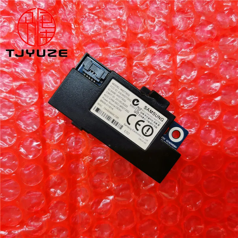 Modulo WiFi Bluetooth adapter transceiver BN59-01161A WIDT30Q for UE40F6400AW UE46F6670SB UE50F6500SB UE55F6320AK UE55F6400AK
Modulo WiFi Bluetooth adapter transceiver BN59-01161A WIDT30Q for UE40F6400AW UE46F6670SB UE50F6500SB UE55F6320AK UE55F6400AK