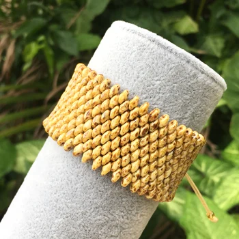 Czech lazurite bracelets,Wide bracelet, Monochrome Beaded bracelet Beads,Woven bracelet,wholesale.
Czech lazurite bracelets,Wide bracelet, Monochrome Beaded bracelet Beads,Woven bracelet,wholesale.