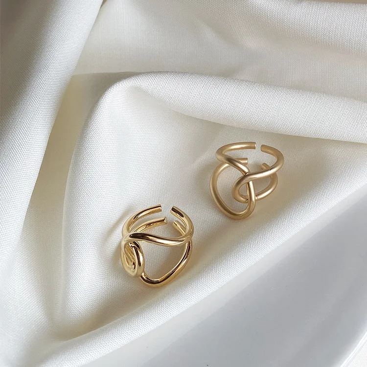 2020 Trendy Minimalist Resizable Twisted Twine Wires Gold Finger Rings 18k Gold Plated For Women Lady Party Balling Mobius Rings
2020 Trendy Minimalist Resizable Twisted Twine Wires Gold Finger Rings 18k Gold Plated For Women Lady Party Balling Mobius Rings