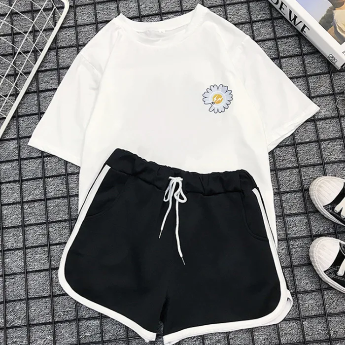 Summer 2020 Casual Sports Suit, Female Fat mm Large Size Slimming 200 Jin Small Daisy T-shirt Short Sleeve Two-Piece Female
Summer 2020 Casual Sports Suit, Female Fat mm Large Size Slimming 200 Jin Small Daisy T-shirt Short Sleeve Two-Piece Female