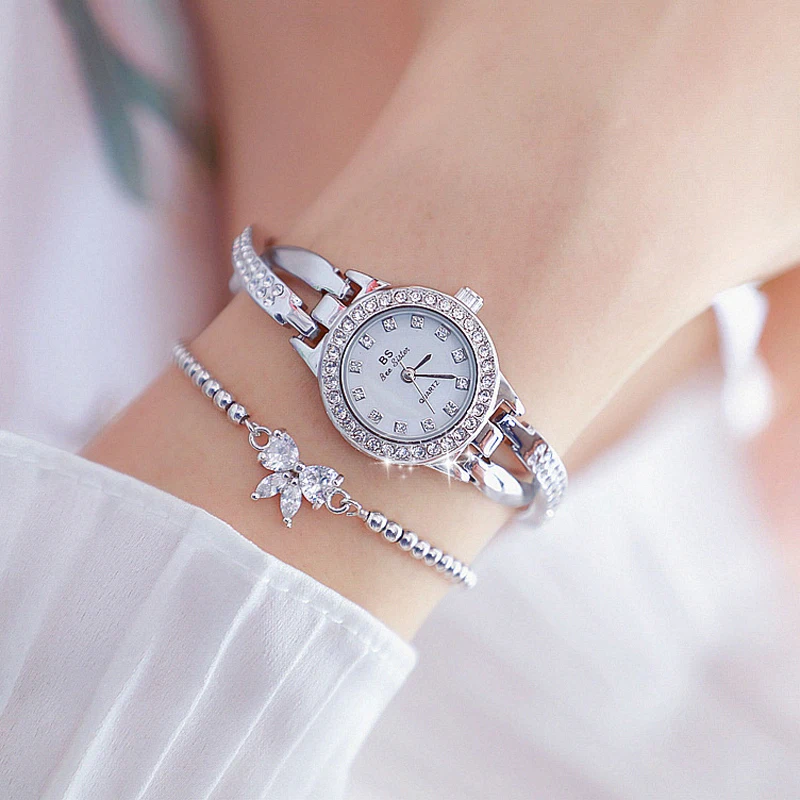 Luxury Silver Bracelet Watches Women Quartz Watch Diamond Elegant Small Dial Diamond Wristwatches Ladies Relogio Feminino
Luxury Silver Bracelet Watches Women Quartz Watch Diamond Elegant Small Dial Diamond Wristwatches Ladies Relogio Feminino