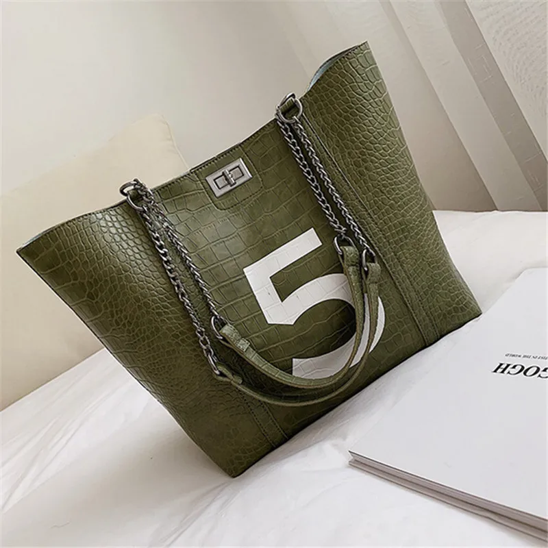 2019 Korean version of Joker digital hand bill of lading backpack fashion chain crocodile pattern mother bag
2019 Korean version of Joker digital hand bill of lading backpack fashion chain crocodile pattern mother bag