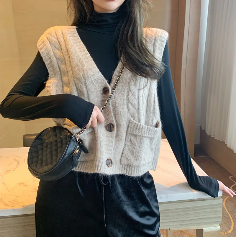 2020 Autumn And Winter New V-Neck Sweater Vest Vest Female Loose-Fitting Outer Knit Cardigan Korean Cute And Playful Warm
2020 Autumn And Winter New V-Neck Sweater Vest Vest Female Loose-Fitting Outer Knit Cardigan Korean Cute And Playful Warm