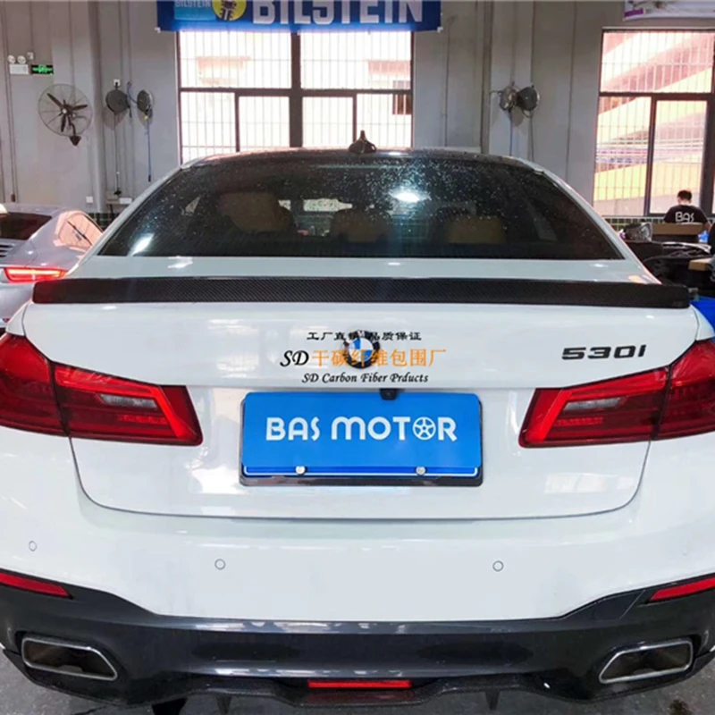 Высококачественный задний спойлер из углеродного волокна для BMW 5 серии G30 G38 M5 F90
Высококачественный задний спойлер из углеродного волокна для BMW 5 серии G30 G38 M5 F90