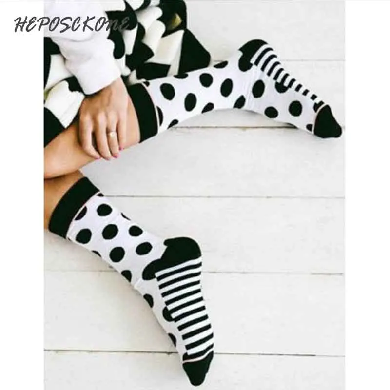 Simple Hip Hop Skateboard Crew Funny Casual Unisex Socks Creative Dot/Striped Black White Socks Women Cotton Calcetines Mujer
Simple Hip Hop Skateboard Crew Funny Casual Unisex Socks Creative Dot/Striped Black White Socks Women Cotton Calcetines Mujer