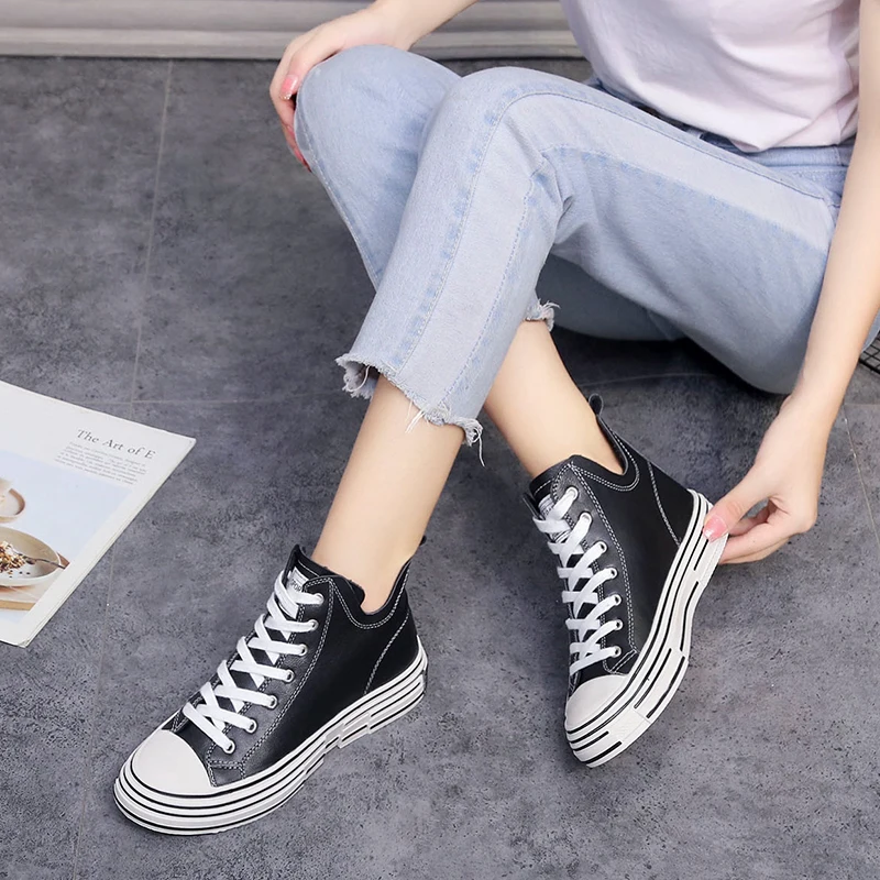 Spring/Autumn New Style Korean Basic High Shoes Women Fashion Easy-matching Students Solid Round Toe Breathable Lace-up Shoes
Spring/Autumn New Style Korean Basic High Shoes Women Fashion Easy-matching Students Solid Round Toe Breathable Lace-up Shoes
