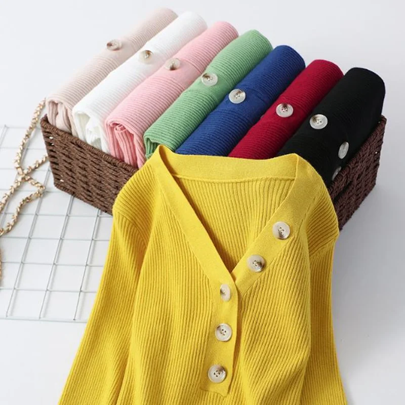 2019 New Autumn Winter Women Pullovers Sweater Knitted Fashion Sexy Elegant Buttons Casual V-Neck Ladies loose Tops yellow white
2019 New Autumn Winter Women Pullovers Sweater Knitted Fashion Sexy Elegant Buttons Casual V-Neck Ladies loose Tops yellow white
