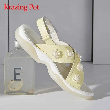 Krazing pot new leisure genuine leather beading pearl energy flowers peep toe med heels summer sandals hook loop women shoes L99
Krazing pot new leisure genuine leather beading pearl energy flowers peep toe med heels summer sandals hook loop women shoes L99