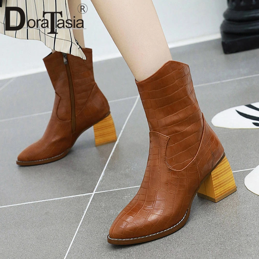 DORATASIA Plus Size 34-47 Brand Pointed Toe Ladies Chunky Heels Zip Shoes Woman Casual Party Ol Autumn Winter Ankle Boots Women
DORATASIA Plus Size 34-47 Brand Pointed Toe Ladies Chunky Heels Zip Shoes Woman Casual Party Ol Autumn Winter Ankle Boots Women