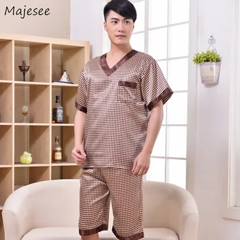 Pajama Sets Men V-Neck Pockets Leisure Daily Thin Breathable Soft Silk Soft Simple Home Clothing Mens Summer High Quality Set
Pajama Sets Men V-Neck Pockets Leisure Daily Thin Breathable Soft Silk Soft Simple Home Clothing Mens Summer High Quality Set