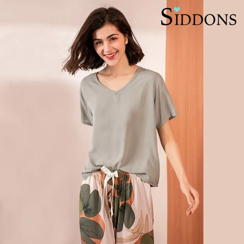 Siddons Floral Printed Pyjama Sleepwear Female Casual V Neck Short Sleeve Elastic Waist Nightwear Retro Women's Pajamas Sets
Siddons Floral Printed Pyjama Sleepwear Female Casual V Neck Short Sleeve Elastic Waist Nightwear Retro Women's Pajamas Sets