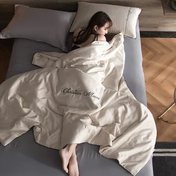 Summer Silk Seamless Quilt Blanket Air Conditioning Quilt Bed Cover Queen Size King Size King Size Children Bed Cover
Summer Silk Seamless Quilt Blanket Air Conditioning Quilt Bed Cover Queen Size King Size King Size Children Bed Cover