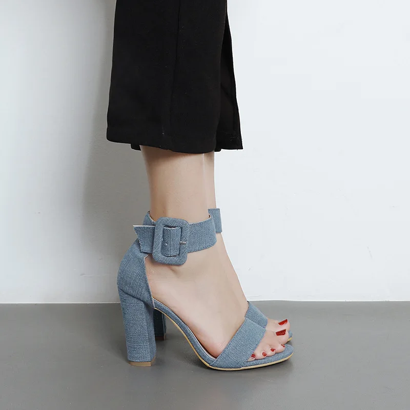 2019 Summer New Style Europe And America Denim High Heel Shoes Straight Line Buckle Peep Toe Chunky Heel Sandals
2019 Summer New Style Europe And America Denim High Heel Shoes Straight Line Buckle Peep Toe Chunky Heel Sandals