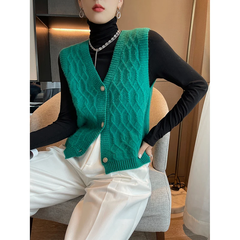 Female No-Sleeve Knitwears 100% Pure Wool Knitted Sweaters Ladies 2021 Winter V-neck Sleeveless Pullovers
Female No-Sleeve Knitwears 100% Pure Wool Knitted Sweaters Ladies 2021 Winter V-neck Sleeveless Pullovers