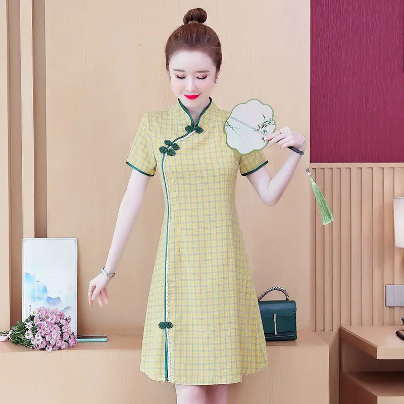 Spring Summer Cotton Traditional Chinese Dress Yellow Plaid Slim Cheongsam Button Standing Collar Elegant Qipao Femme
Spring Summer Cotton Traditional Chinese Dress Yellow Plaid Slim Cheongsam Button Standing Collar Elegant Qipao Femme