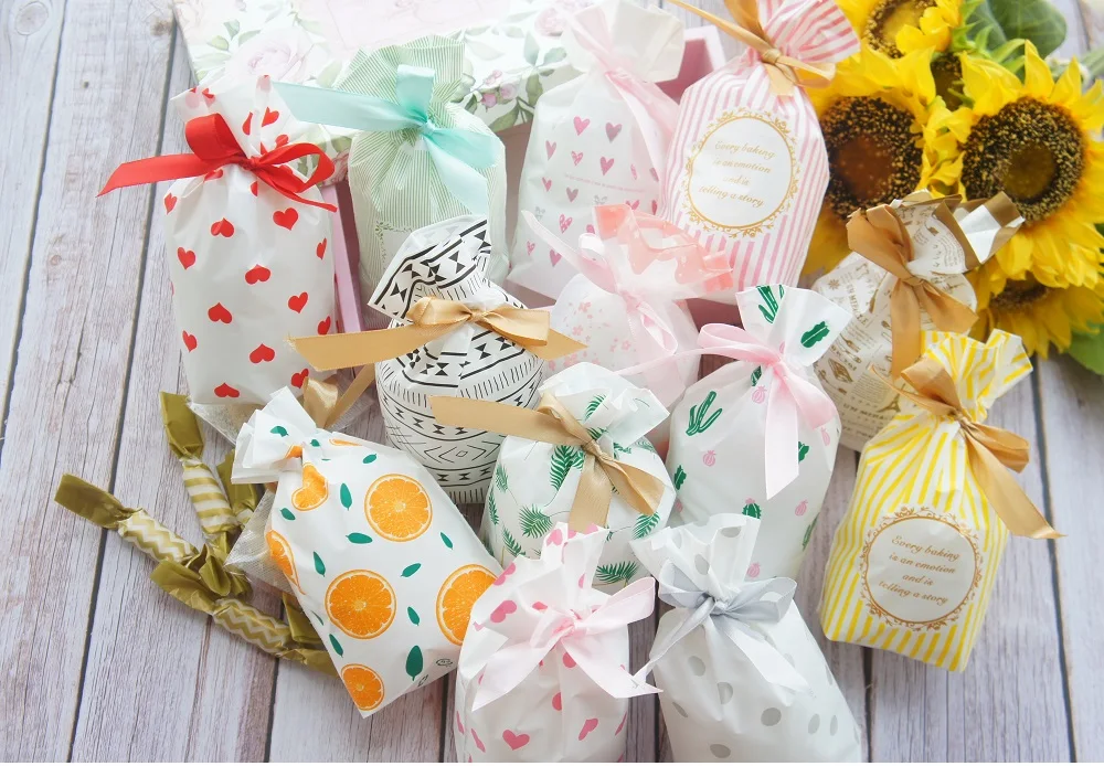 Description Picture 2 of item12*17cm 10pcs Small flower leave heart Bag with Ribbon Cookie Snacks Gift Packaging Party Birthday Wedding Favor Decoration