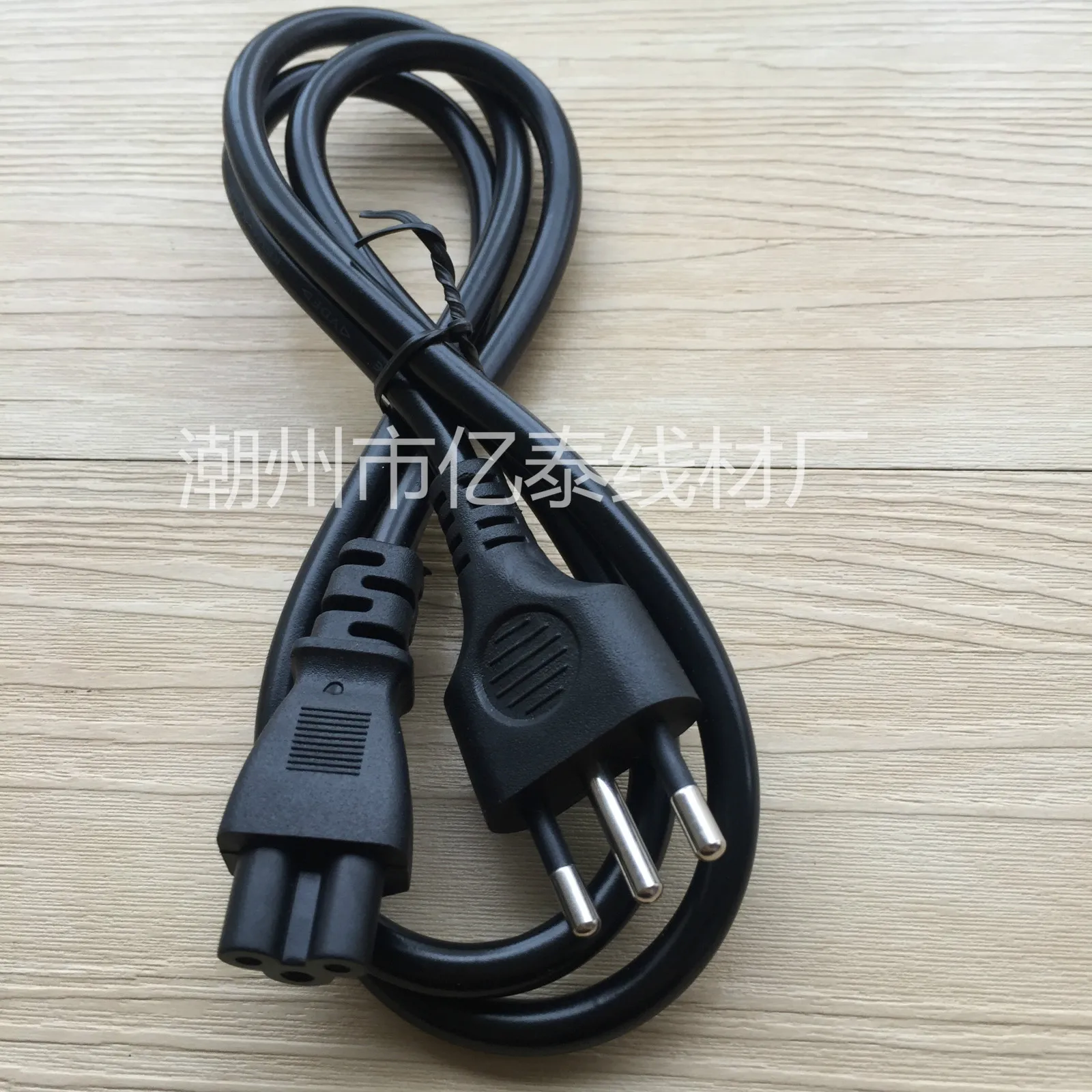Europe Compasses Italy Plug Three Product Suffix Kettle Power Cord Plug Cooper Wires
Europe Compasses Italy Plug Three Product Suffix Kettle Power Cord Plug Cooper Wires