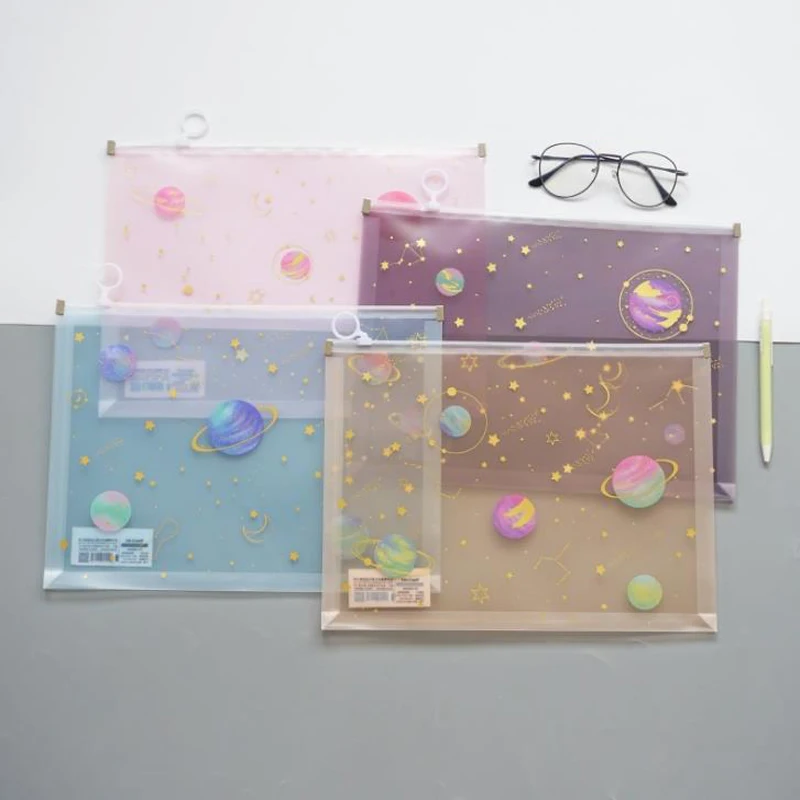 1 Pcs Kawaii A4 Starry Sky Planet Moon Star Transparent PP Document Bags File Folder Stationery Organizer School Office Supply
1 Pcs Kawaii A4 Starry Sky Planet Moon Star Transparent PP Document Bags File Folder Stationery Organizer School Office Supply