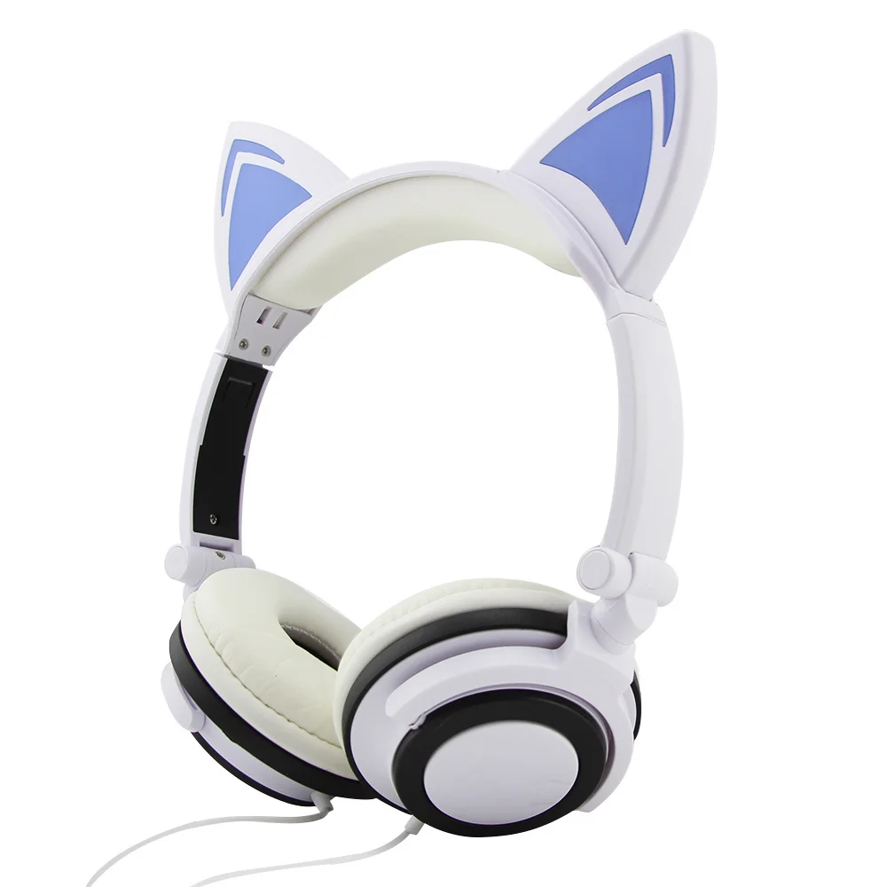 white eadphone