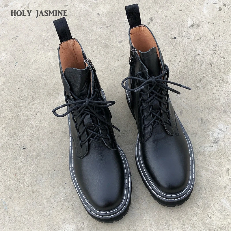 2020 New Genuine Leather Ladies Martins Women Lace Up Low Heel Casual Ankle Boots Shoes Woman Leather Short Boots Platform Boots
2020 New Genuine Leather Ladies Martins Women Lace Up Low Heel Casual Ankle Boots Shoes Woman Leather Short Boots Platform Boots