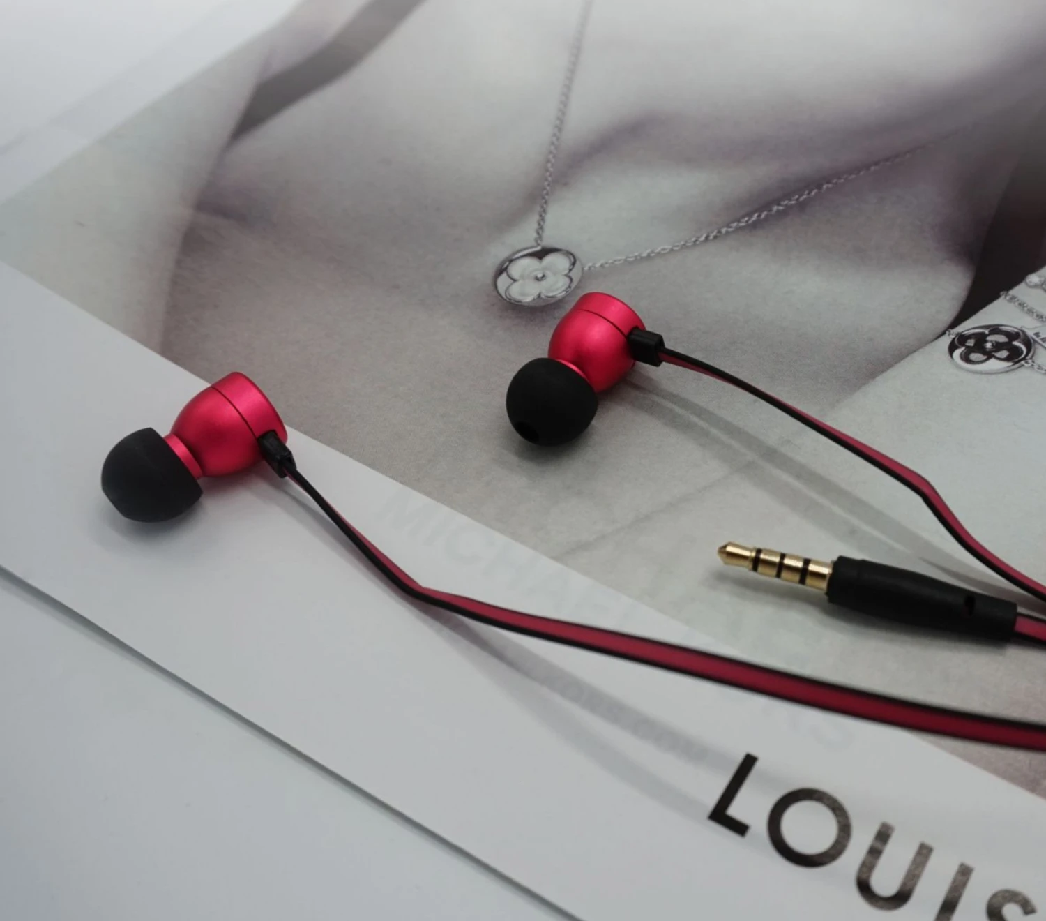 Original Wired Headset In-ear Game Mobile Phone Earphone Earbuds Call Music For Iphone Samsung Huawei Xiaomi Stereo Earphones
Original Wired Headset In-ear Game Mobile Phone Earphone Earbuds Call Music For Iphone Samsung Huawei Xiaomi Stereo Earphones