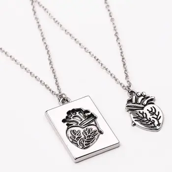 Creative Valentine Puzzle Couple Jewelry Necklace Anatomical Heart Necklace for Valentine Day Gift
Creative Valentine Puzzle Couple Jewelry Necklace Anatomical Heart Necklace for Valentine Day Gift