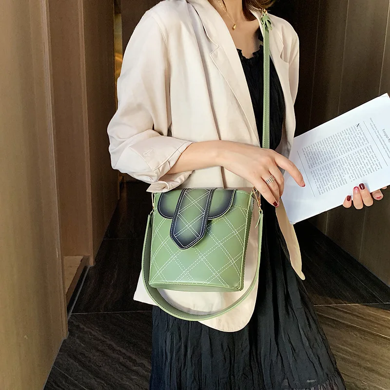 2019 new color changing bucket bag sewing thread with one shoulder slanted women's bag
2019 new color changing bucket bag sewing thread with one shoulder slanted women's bag