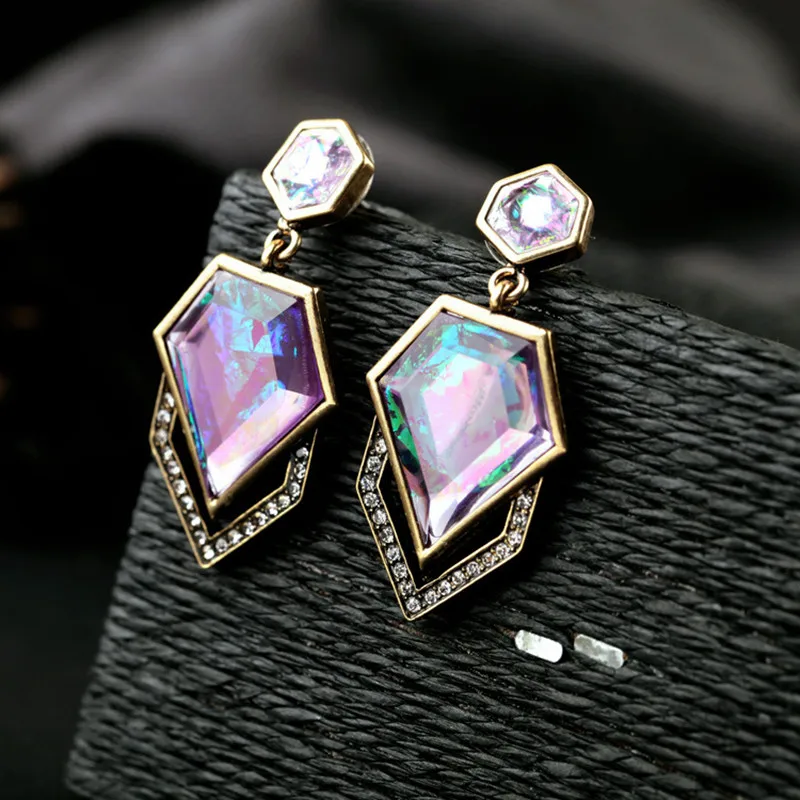 European American Fashion Earrings Fresh Luxurious Irregular Pattern Crystal Studs Earrings Fashion Jewelry Women Accessories
European American Fashion Earrings Fresh Luxurious Irregular Pattern Crystal Studs Earrings Fashion Jewelry Women Accessories