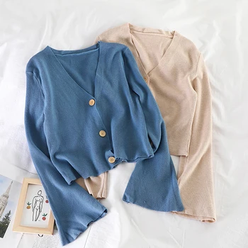 2020 autumn knitted women sweaters and cadigan v-neck button solid flare sleeved short high waist lady elegant outwear tops
2020 autumn knitted women sweaters and cadigan v-neck button solid flare sleeved short high waist lady elegant outwear tops