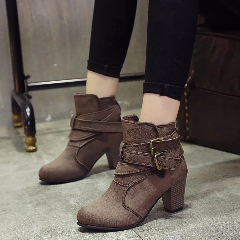 Leisure Mature Women Autumn Ankle Boots Solid Med Pointed Toe Vintage Short Boots Buckle Flock Winter Shoes Plus Size
Leisure Mature Women Autumn Ankle Boots Solid Med Pointed Toe Vintage Short Boots Buckle Flock Winter Shoes Plus Size