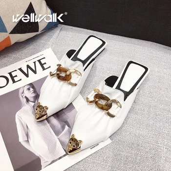 Pearl Chain Flat Shoes Women Fashion Mule Slippers Pointed Toe Female Slip On Slides Animal Buckle Designer Shoe Woman Loafers
Pearl Chain Flat Shoes Women Fashion Mule Slippers Pointed Toe Female Slip On Slides Animal Buckle Designer Shoe Woman Loafers