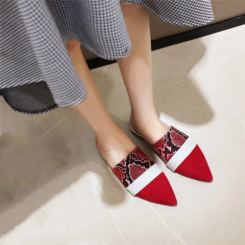 YQBTDL Fashion Spring 2020 Pointed Toe Flock Bling Snake Print Red Blue Mules Ladies Summer Flats Shoes Women Slippers Eur 34-45
YQBTDL Fashion Spring 2020 Pointed Toe Flock Bling Snake Print Red Blue Mules Ladies Summer Flats Shoes Women Slippers Eur 34-45