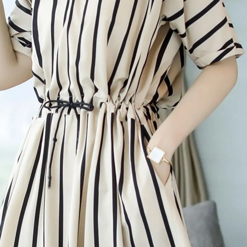 Womens Plus Size Half Sleeves Striped Midi Dress Round Neck Button Up High Waist Drawstring Office Lady Slim Dress With Pockets
Womens Plus Size Half Sleeves Striped Midi Dress Round Neck Button Up High Waist Drawstring Office Lady Slim Dress With Pockets