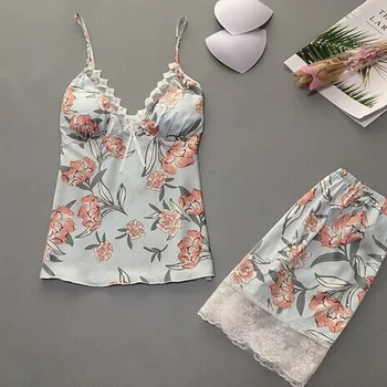 Women Sexy 2 Pieces Pajamas Underwear Set Sexy Satin Sleepwear Femme Fashion Flower Homewear Ladies with Chest Pad 2020
Women Sexy 2 Pieces Pajamas Underwear Set Sexy Satin Sleepwear Femme Fashion Flower Homewear Ladies with Chest Pad 2020