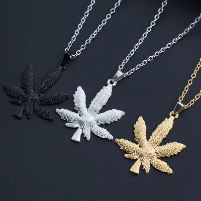New Fashion Hiphop Weed Leaf Maple Leaf Necklace Gold Sliver Club Chain Hip Hop Punk Pendant Necklace Plant Jewelry
New Fashion Hiphop Weed Leaf Maple Leaf Necklace Gold Sliver Club Chain Hip Hop Punk Pendant Necklace Plant Jewelry