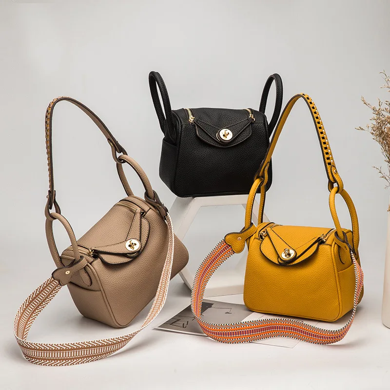2019 Women Bag Explosion Europe and America Shoulder Bag Fashion Handbag Geometric Elegant Designer Famous Brand Crossbody bag 
2019 Women Bag Explosion Europe and America Shoulder Bag Fashion Handbag Geometric Elegant Designer Famous Brand Crossbody bag