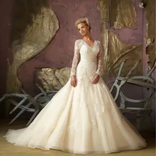 

Ball V-neck Long Sleeve 2018 Vintage Lace Appliques Bridal Gown High Customed Vestido De Noiva mother of the bride dresses
