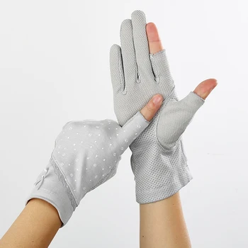 1 Pair Breathable Mittens Women Driving Gloves Anti-UV Half-Finger Gloves Anti-Slip Bow Lace Women Spring Sunscreen Touch Gloves
1 Pair Breathable Mittens Women Driving Gloves Anti-UV Half-Finger Gloves Anti-Slip Bow Lace Women Spring Sunscreen Touch Gloves
